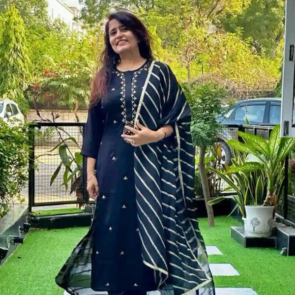 Molly Kapoor